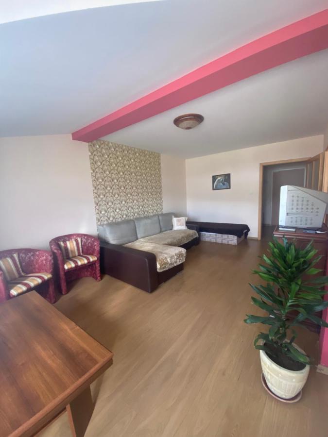 Konsky Dvor Hotell Brzotín Exteriör bild